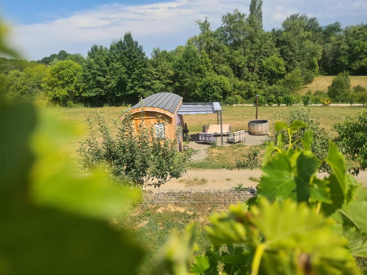 Вилла Les Milles Bottes Et Ses Roulottes Encausse-les-Thermes Экстерьер фото